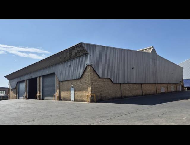 1,850M² WAREHOUSE TO LET IN SPARTAN